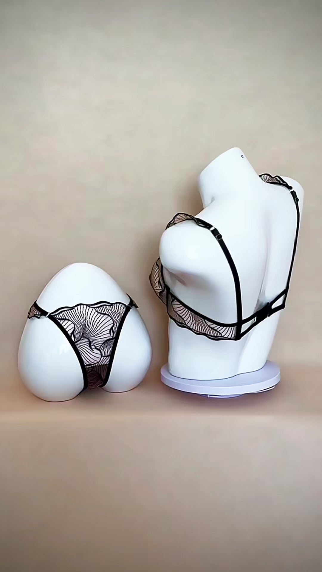 Хар хээтэй торон 